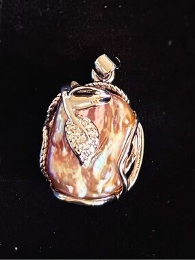 925 Sterling Silver Pink Iridescent Pearl Pendant with Leaf and Crystal Accents